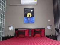 15-200-studio apartment-Lit confortable  avec air conditionne et ventilateur  plafond